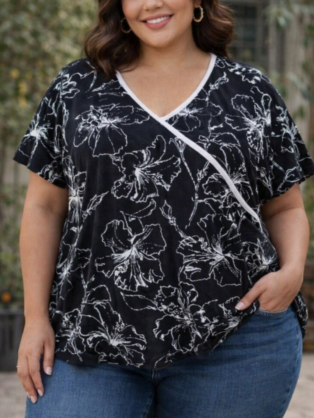 Vintage Madison & Max Black White Floral Top Blouse Plus 2X Quiet Luxury Y2K
